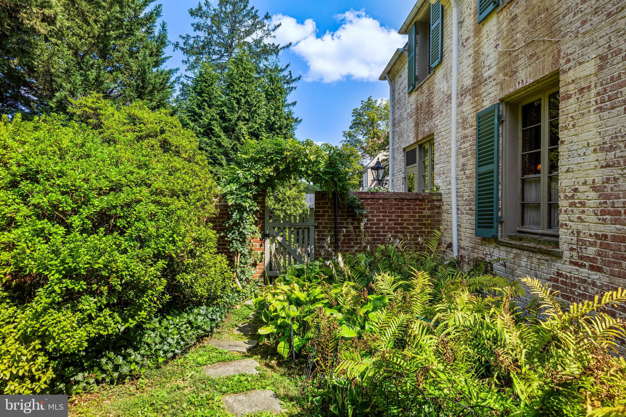 112 Saint Dunstans Rd