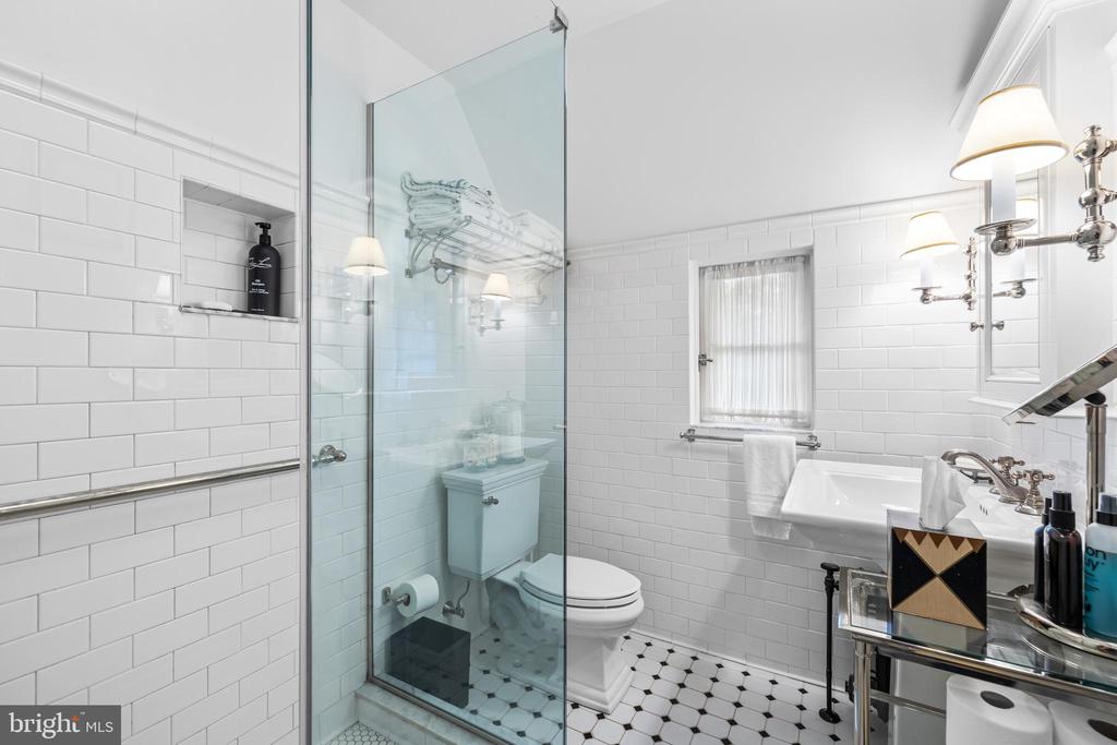 112 Saint Dunstans Rd