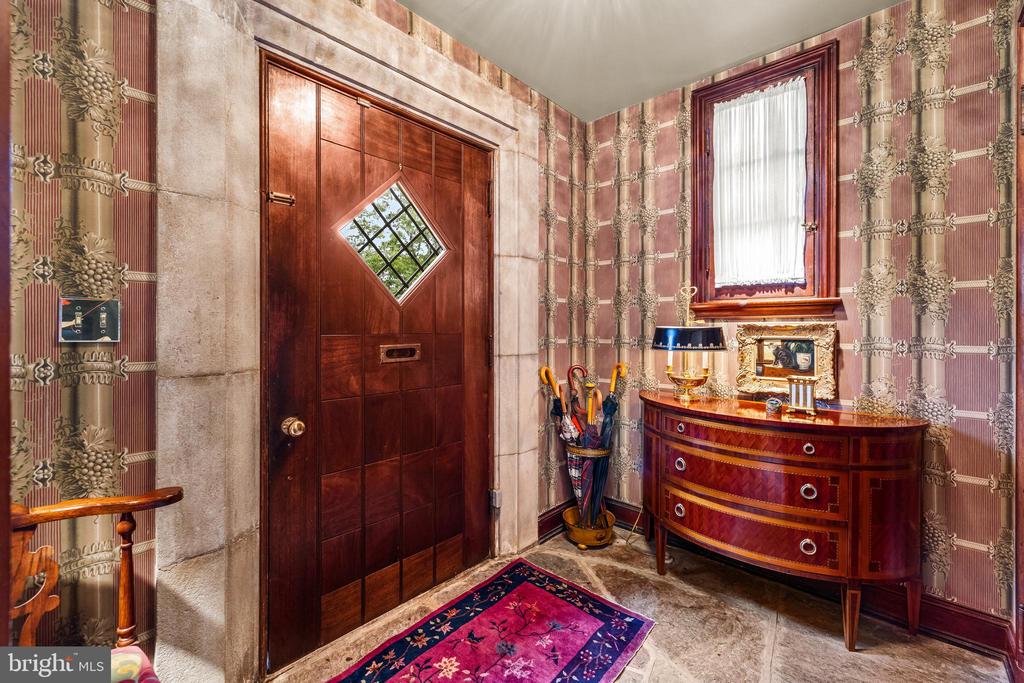 112 Saint Dunstans Rd
