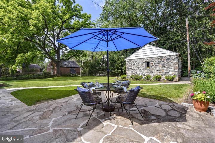 5104 Springlake Way
