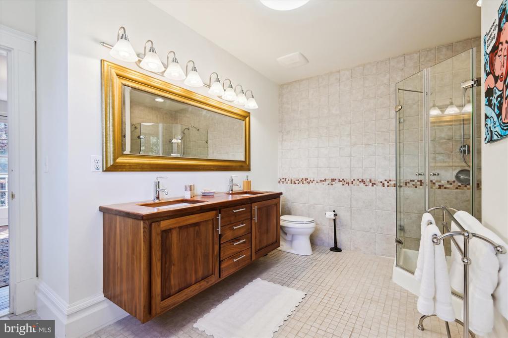 209 Ridgewood Rd