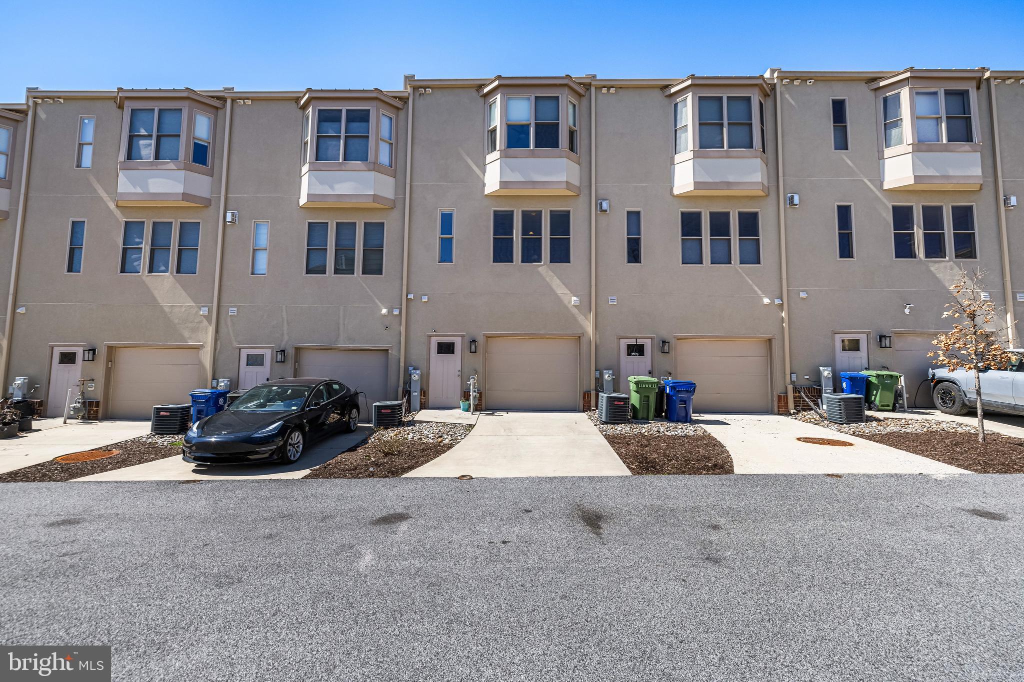 3107 Elm Ave