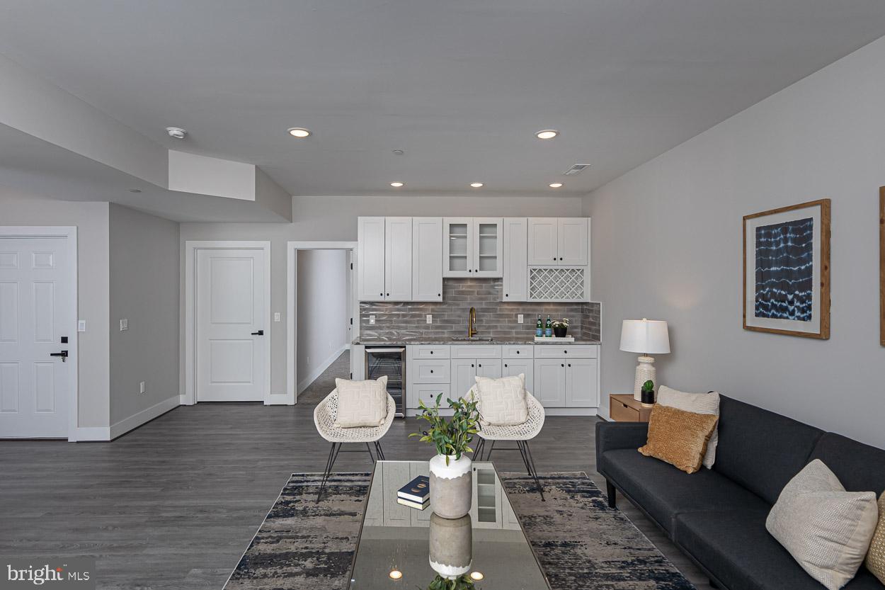1032 Terrace Gln