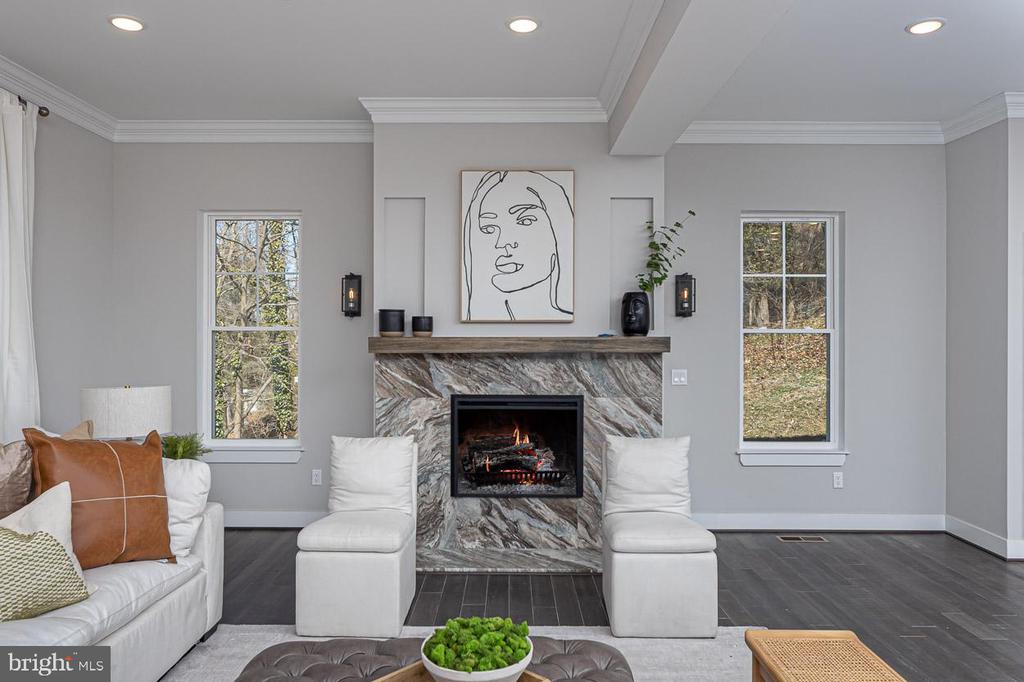 1032 Terrace Gln