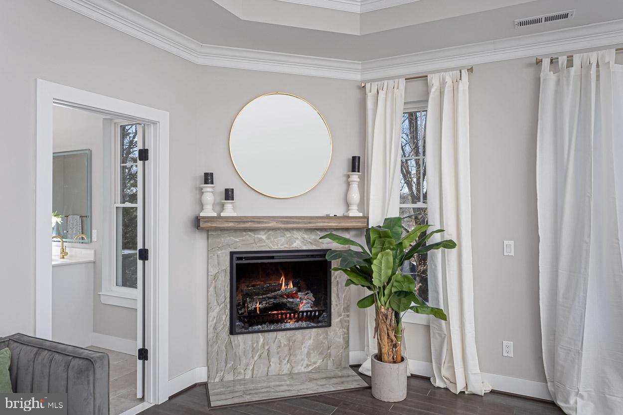 1032 Terrace Gln