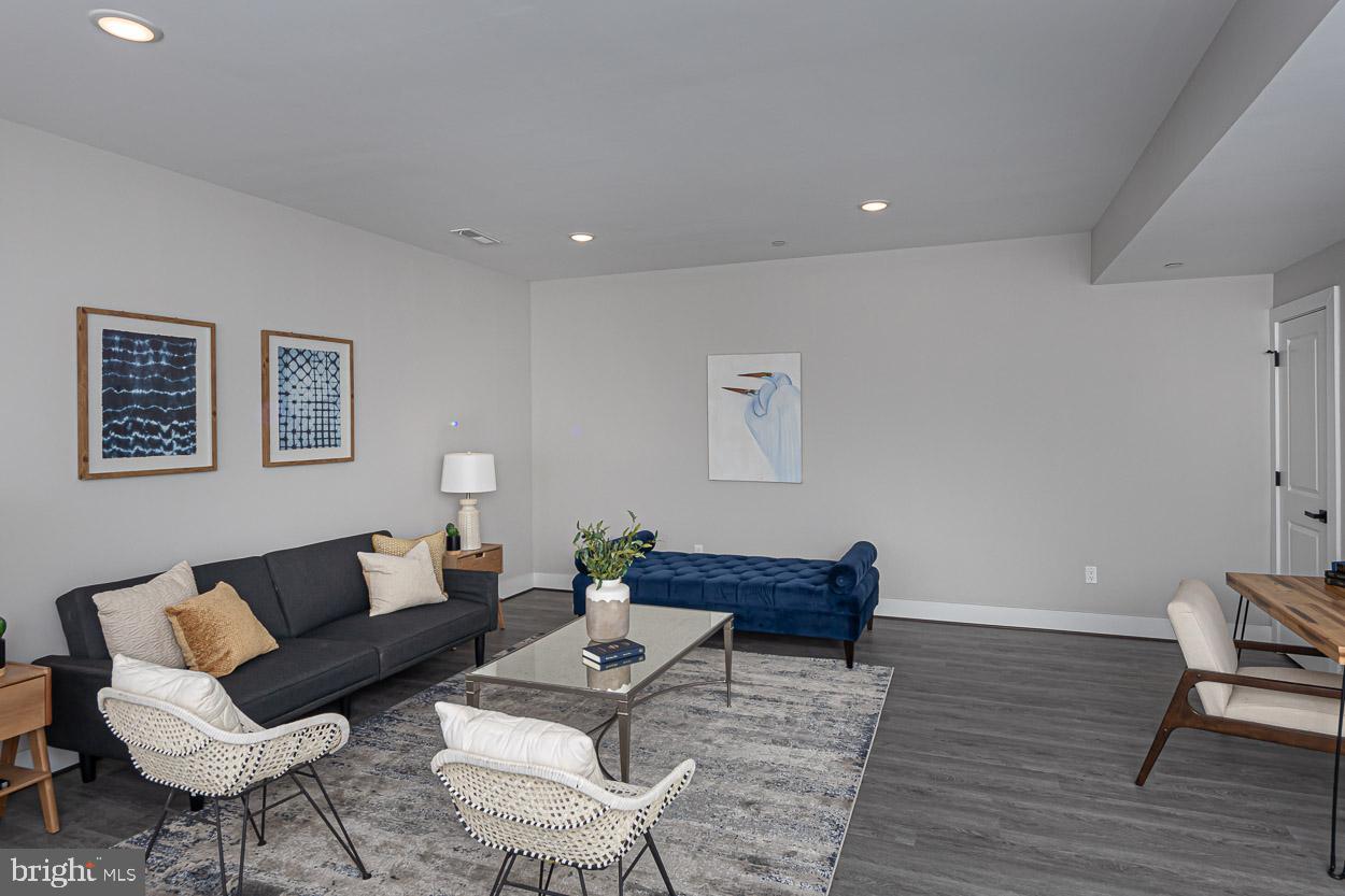 1032 Terrace Gln