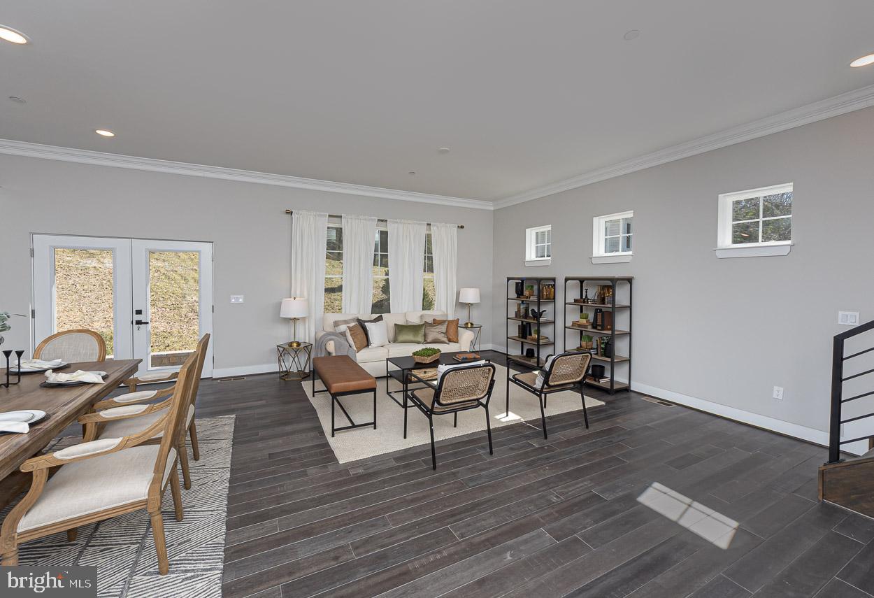 1032 Terrace Gln