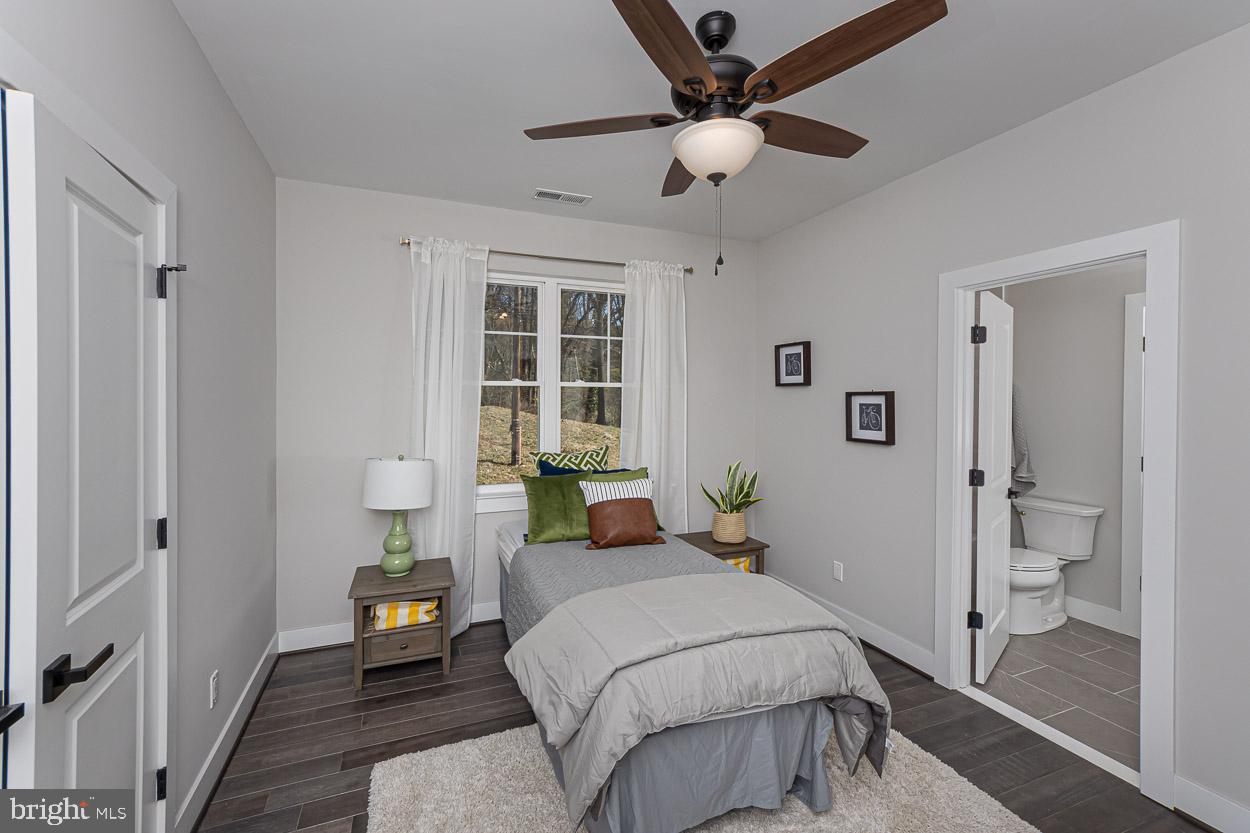 1032 Terrace Gln