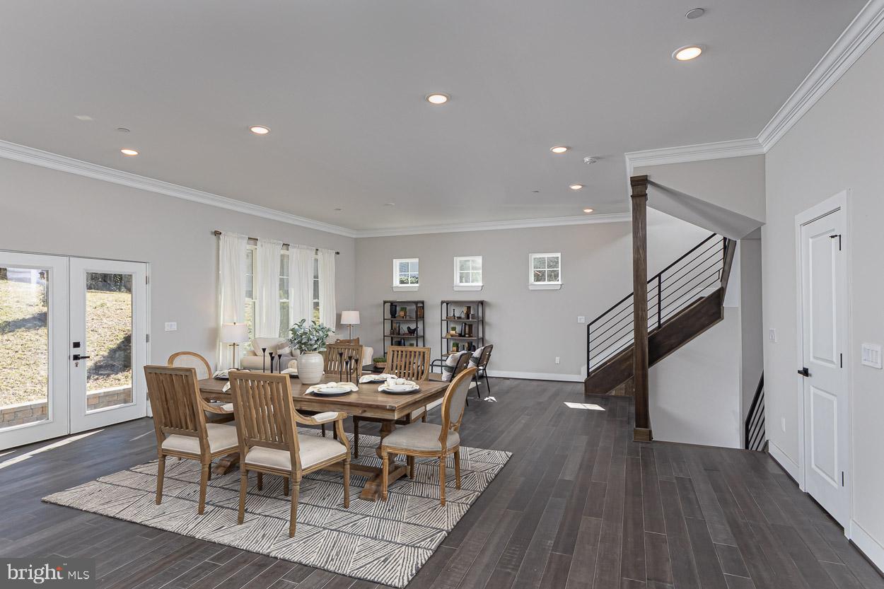 1032 Terrace Gln