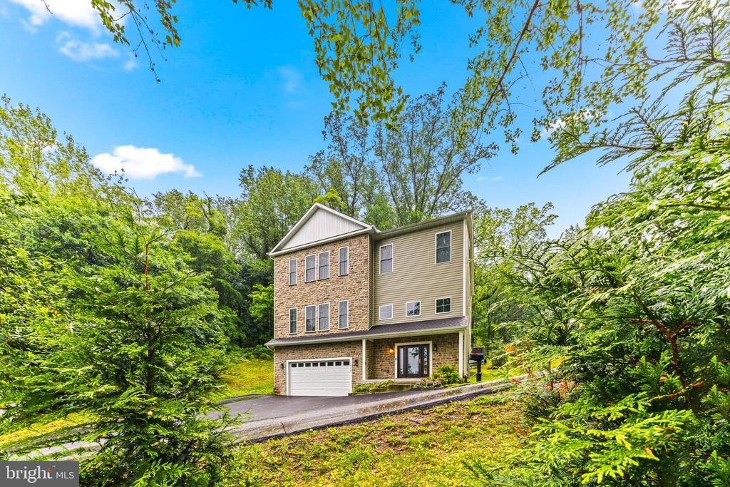 1032 Terrace Gln