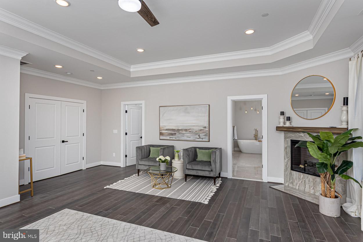 1032 Terrace Gln