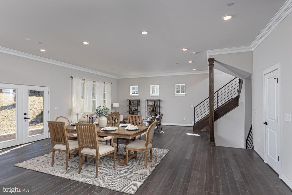 1032 Terrace Gln