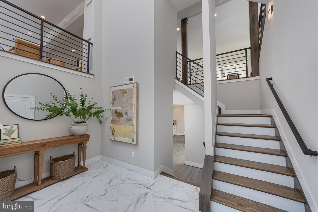 1032 Terrace Gln