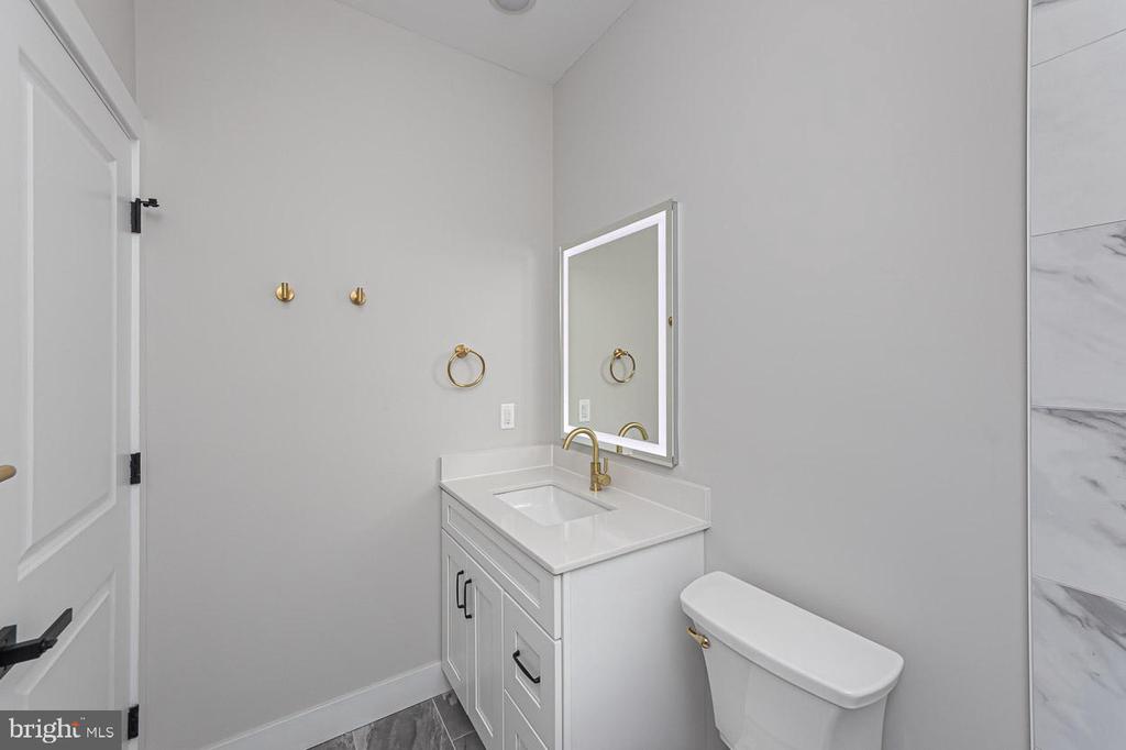 1032 Terrace Gln