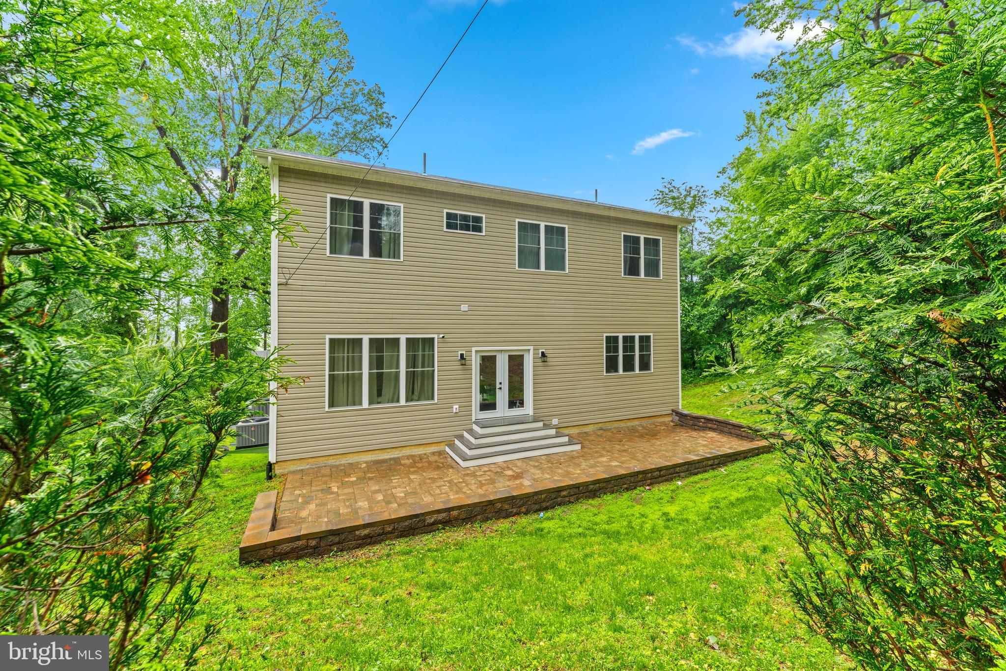1032 Terrace Gln