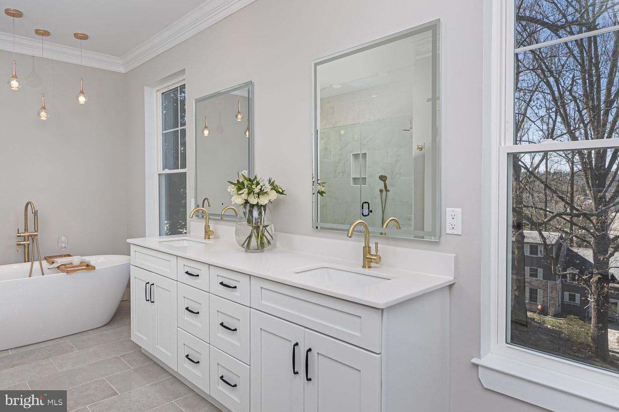 1032 Terrace Gln
