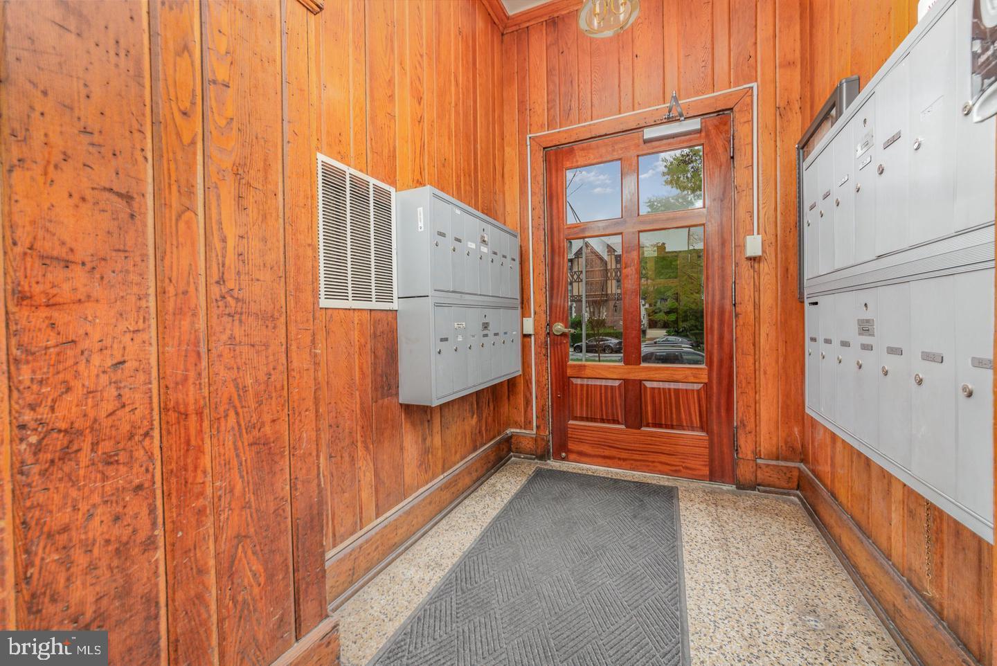 103 W 39TH STREET W E2