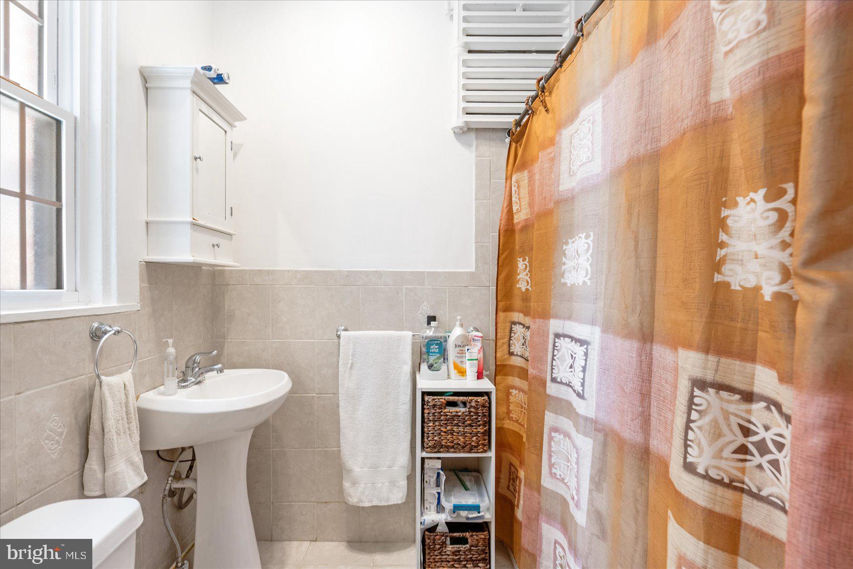 103 W 39TH STREET W E2