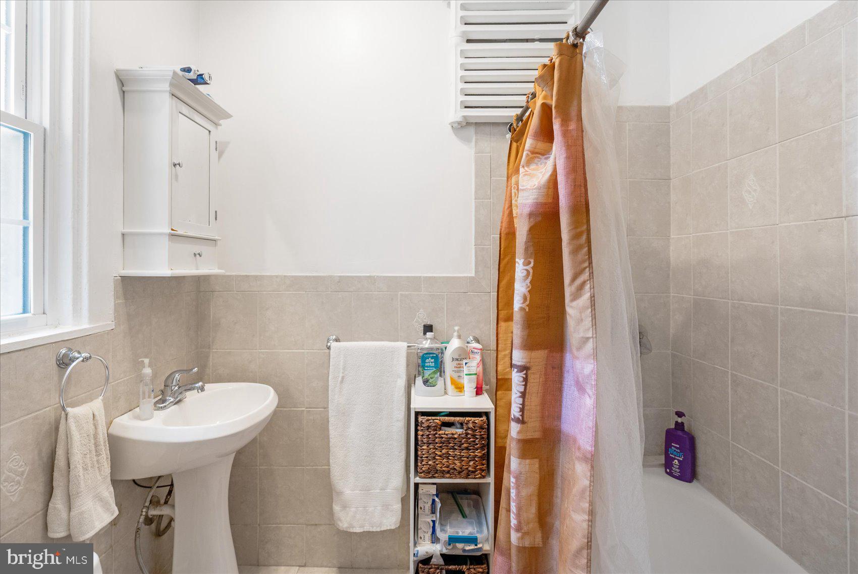 103 W 39TH STREET W E2