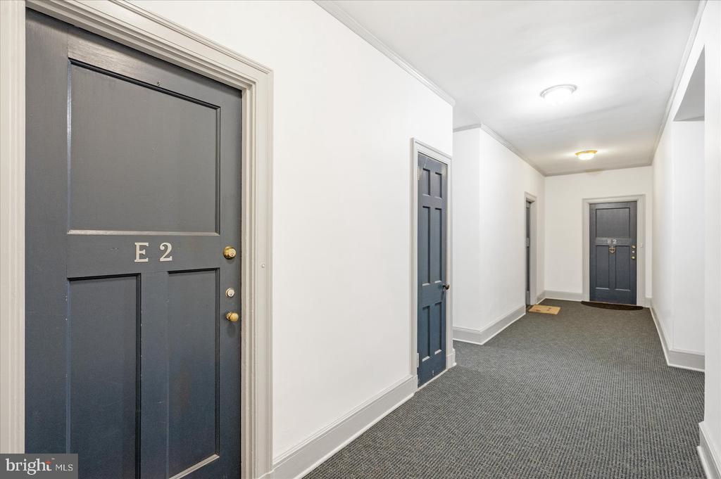 103 W 39TH STREET W E2