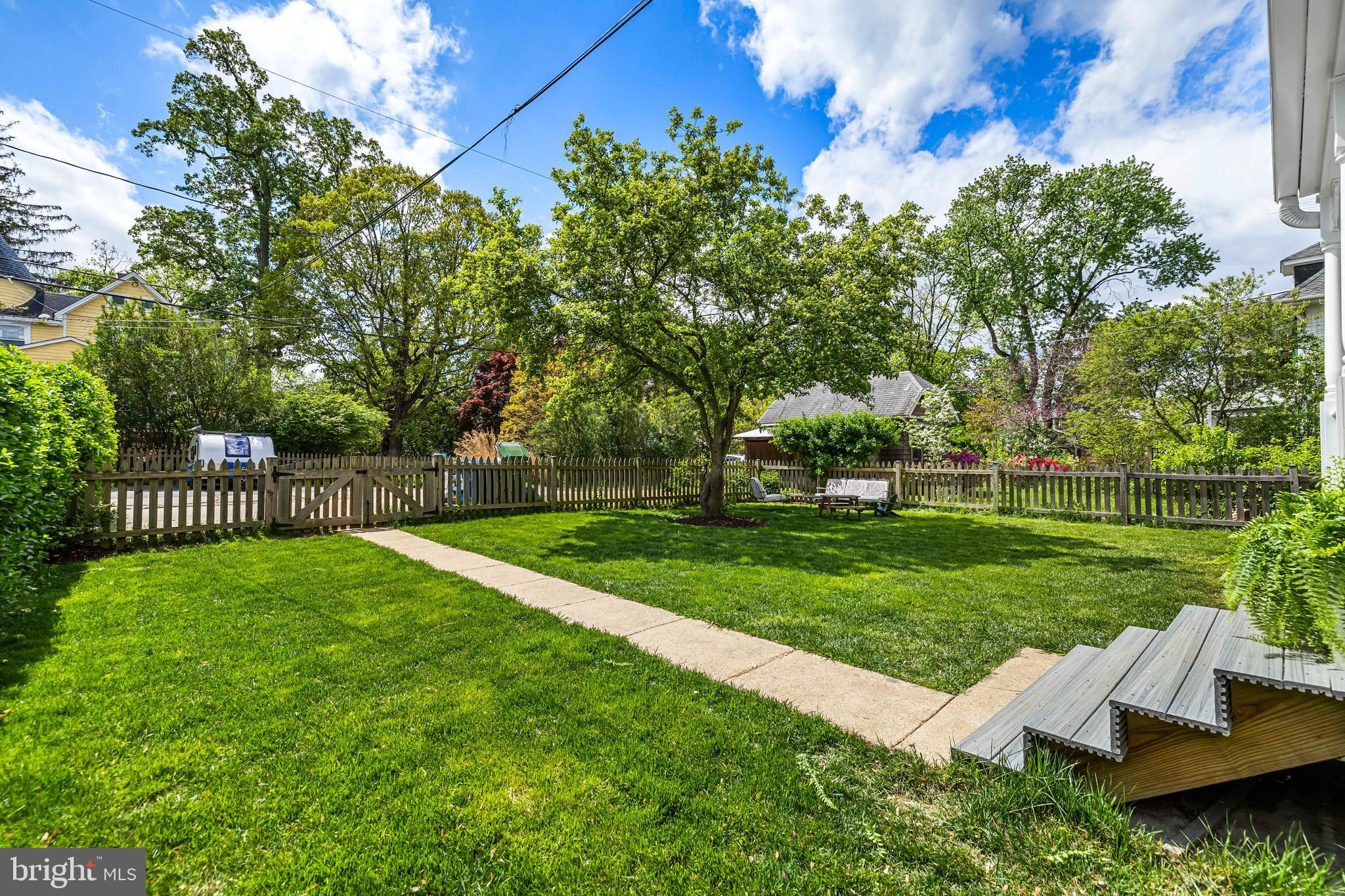 717 SAINT JOHNS ROAD