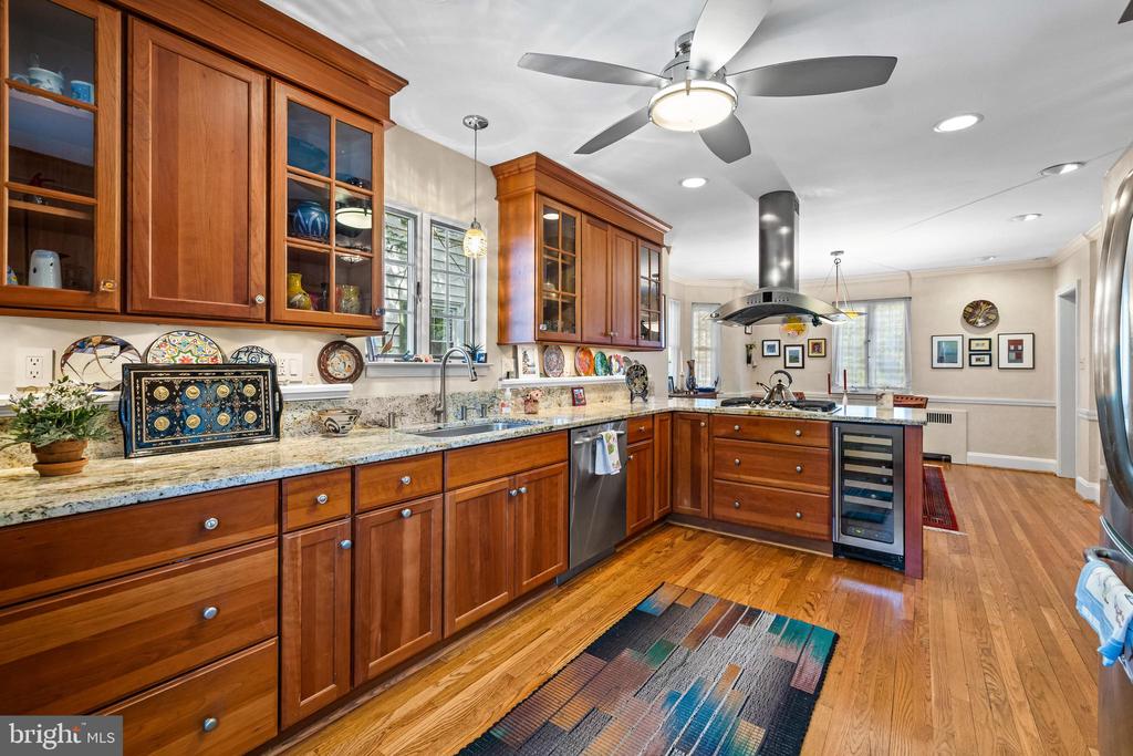 4408 SEDGWICK ROAD