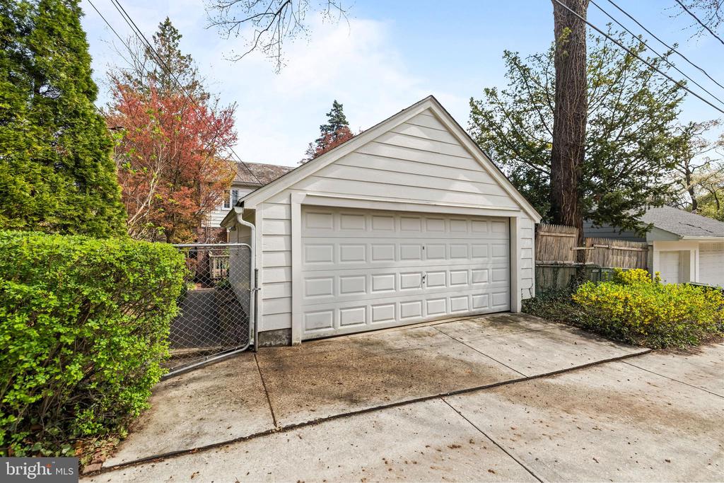 4408 SEDGWICK ROAD