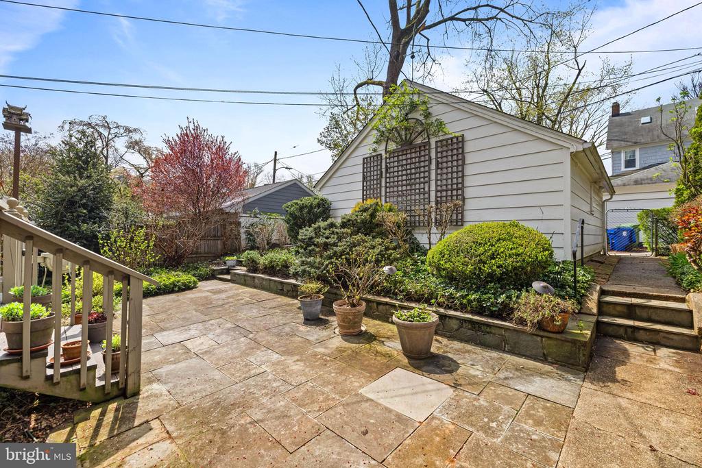 4408 SEDGWICK ROAD