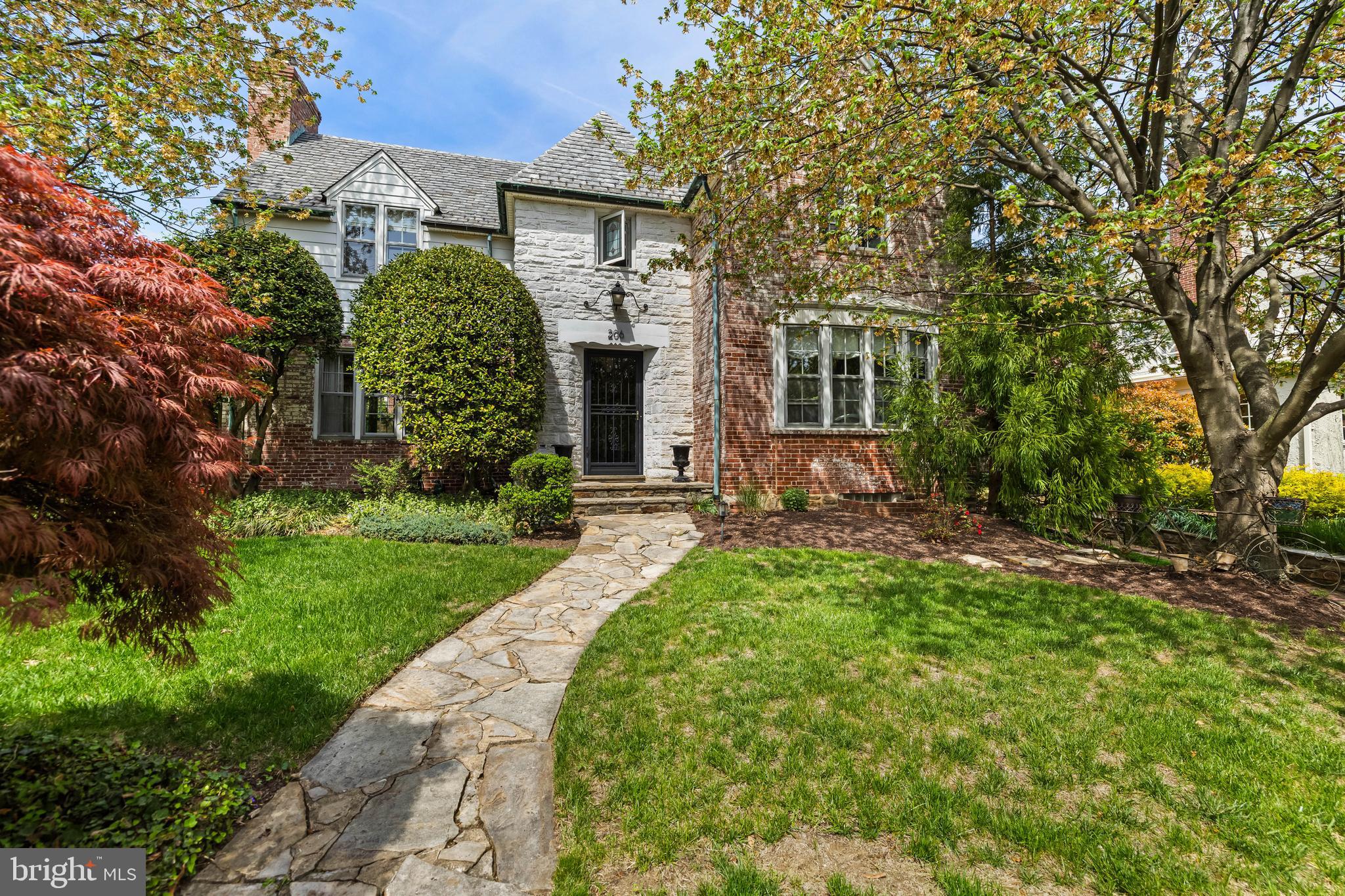 206 KEMBLE ROAD
