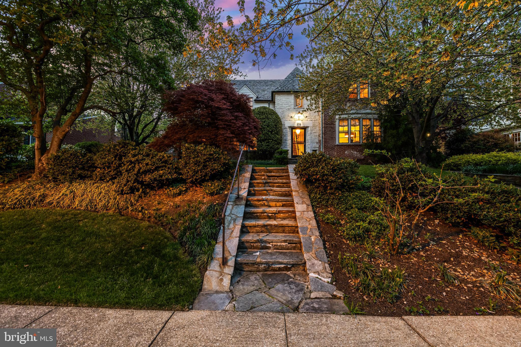 206 KEMBLE ROAD