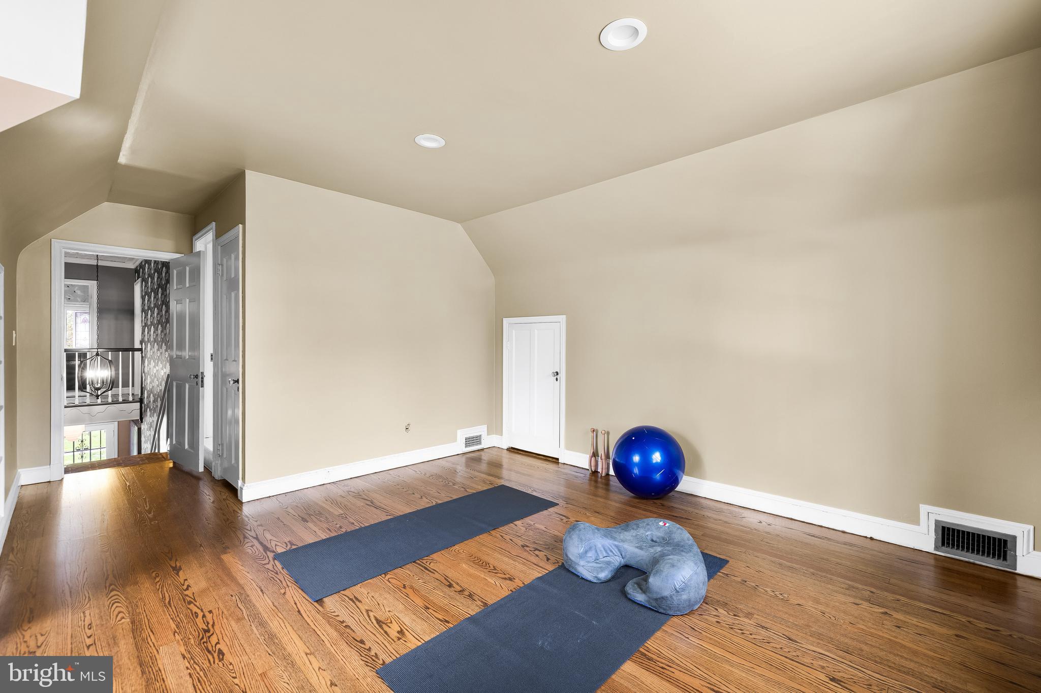206 KEMBLE ROAD