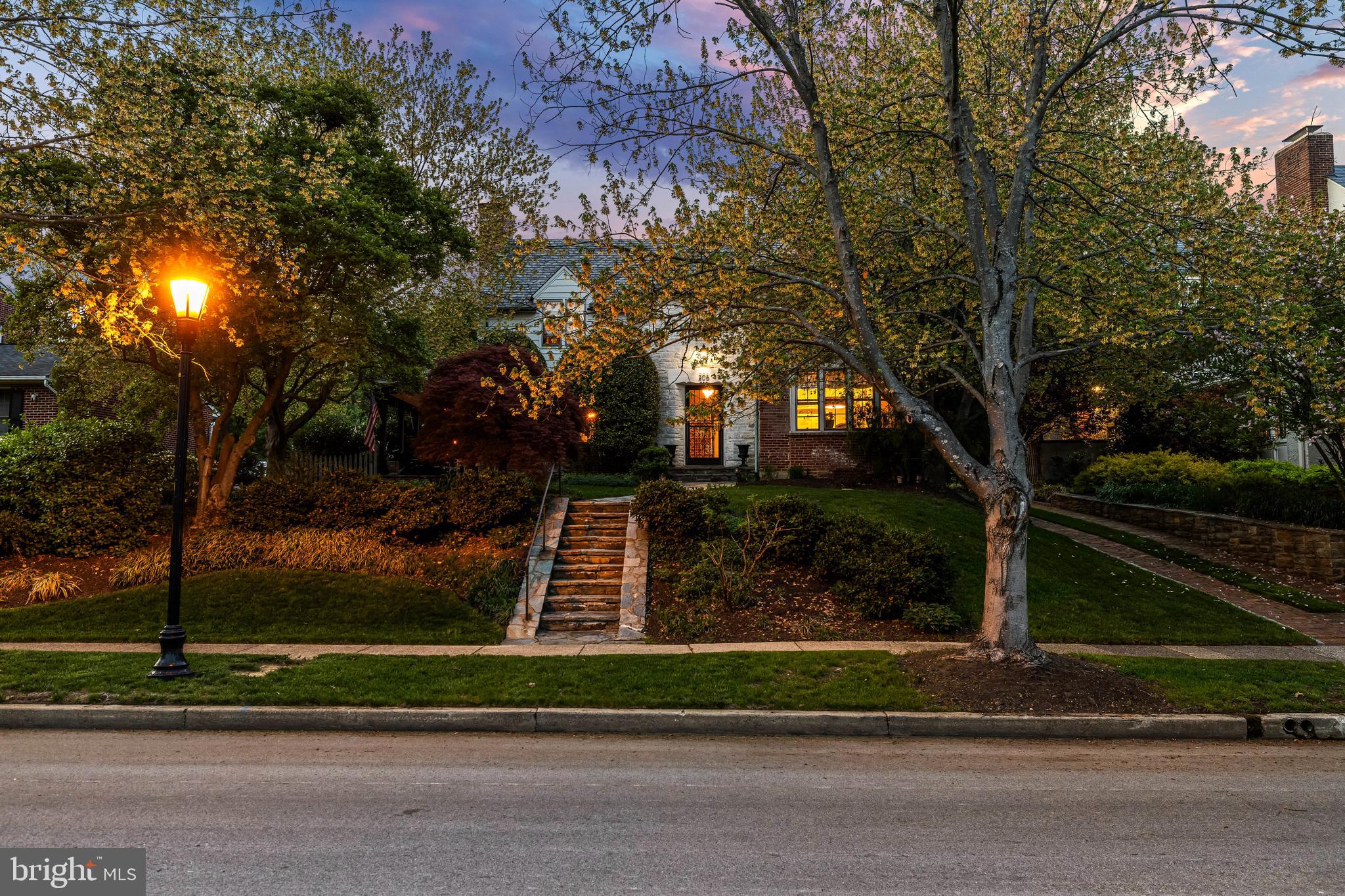 206 KEMBLE ROAD
