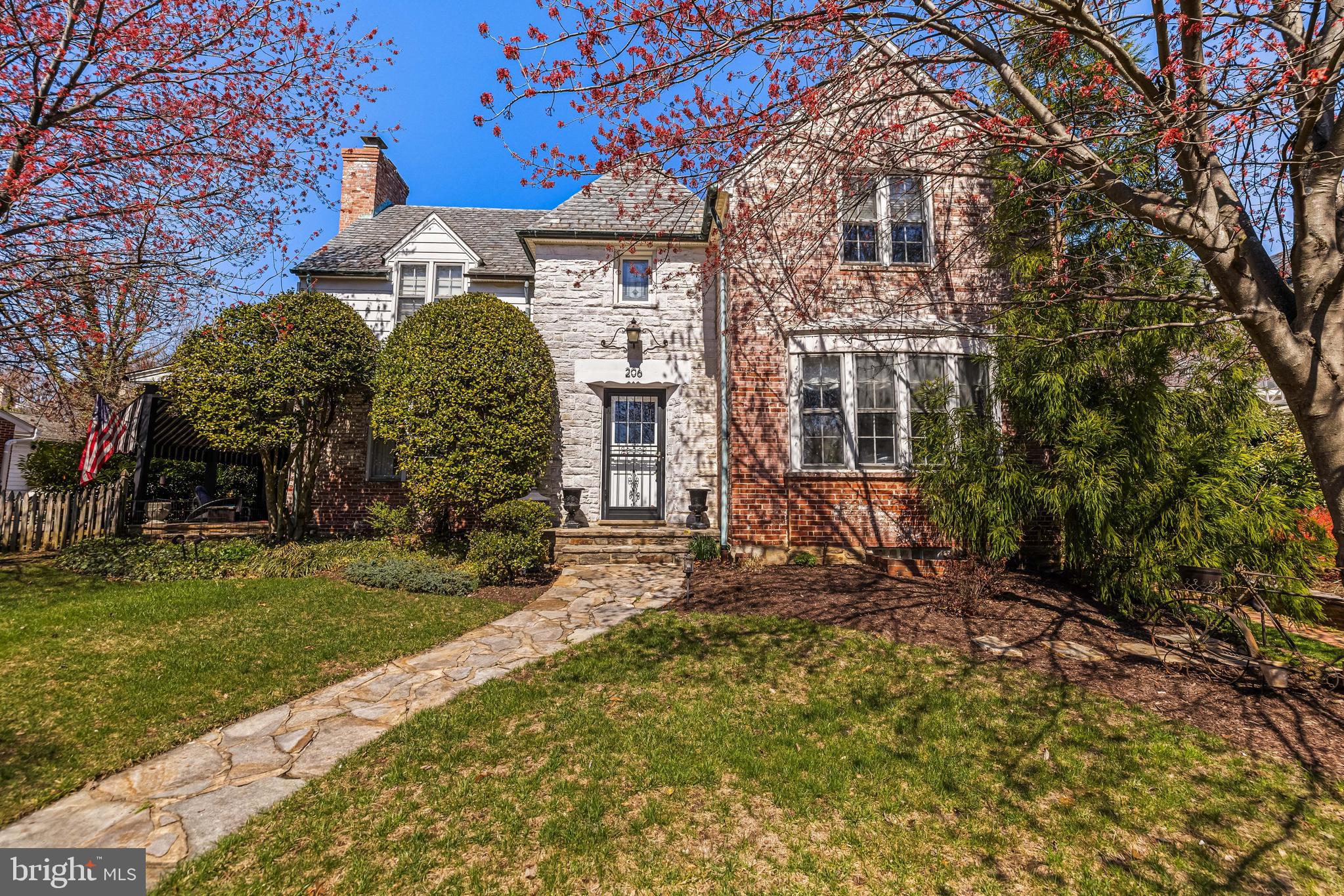 206 KEMBLE ROAD