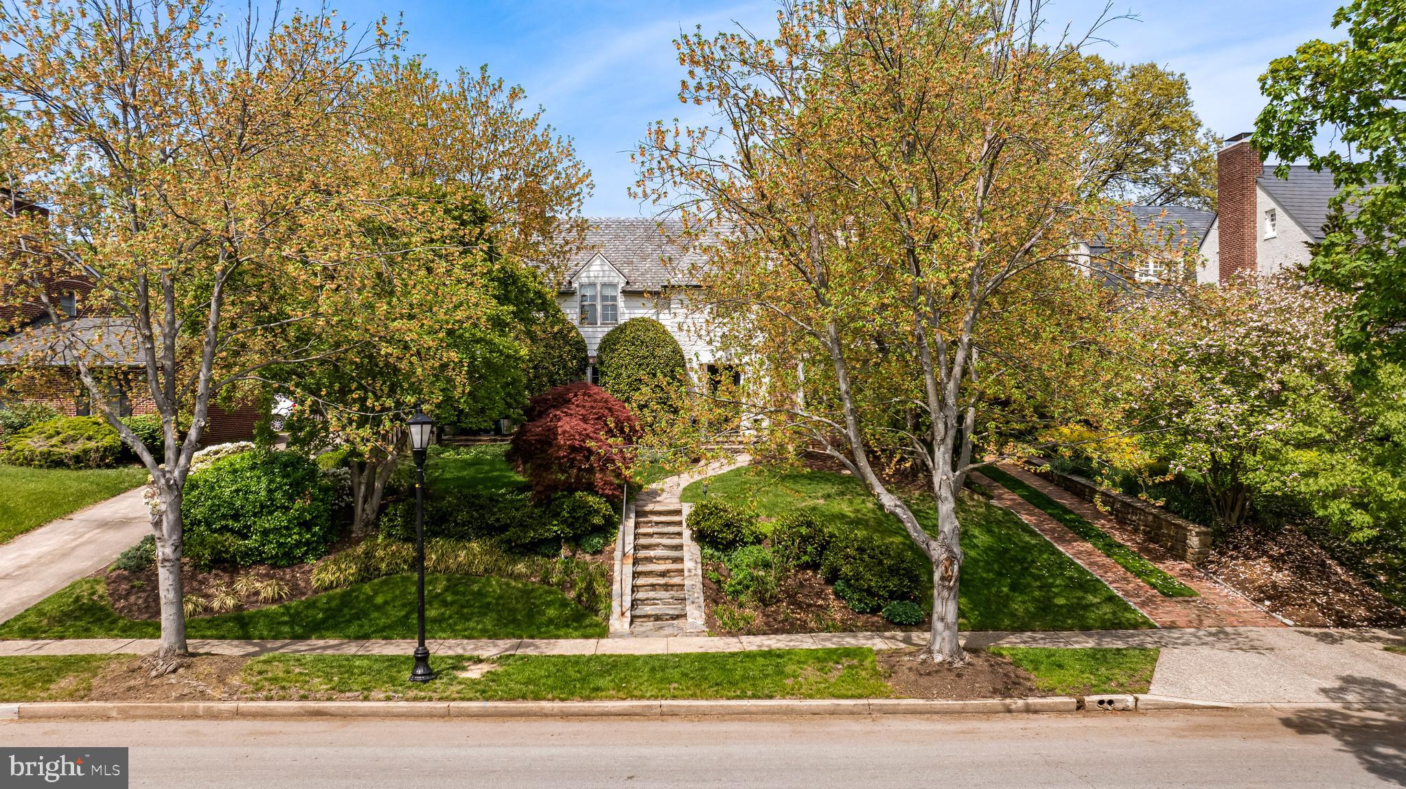 206 KEMBLE ROAD