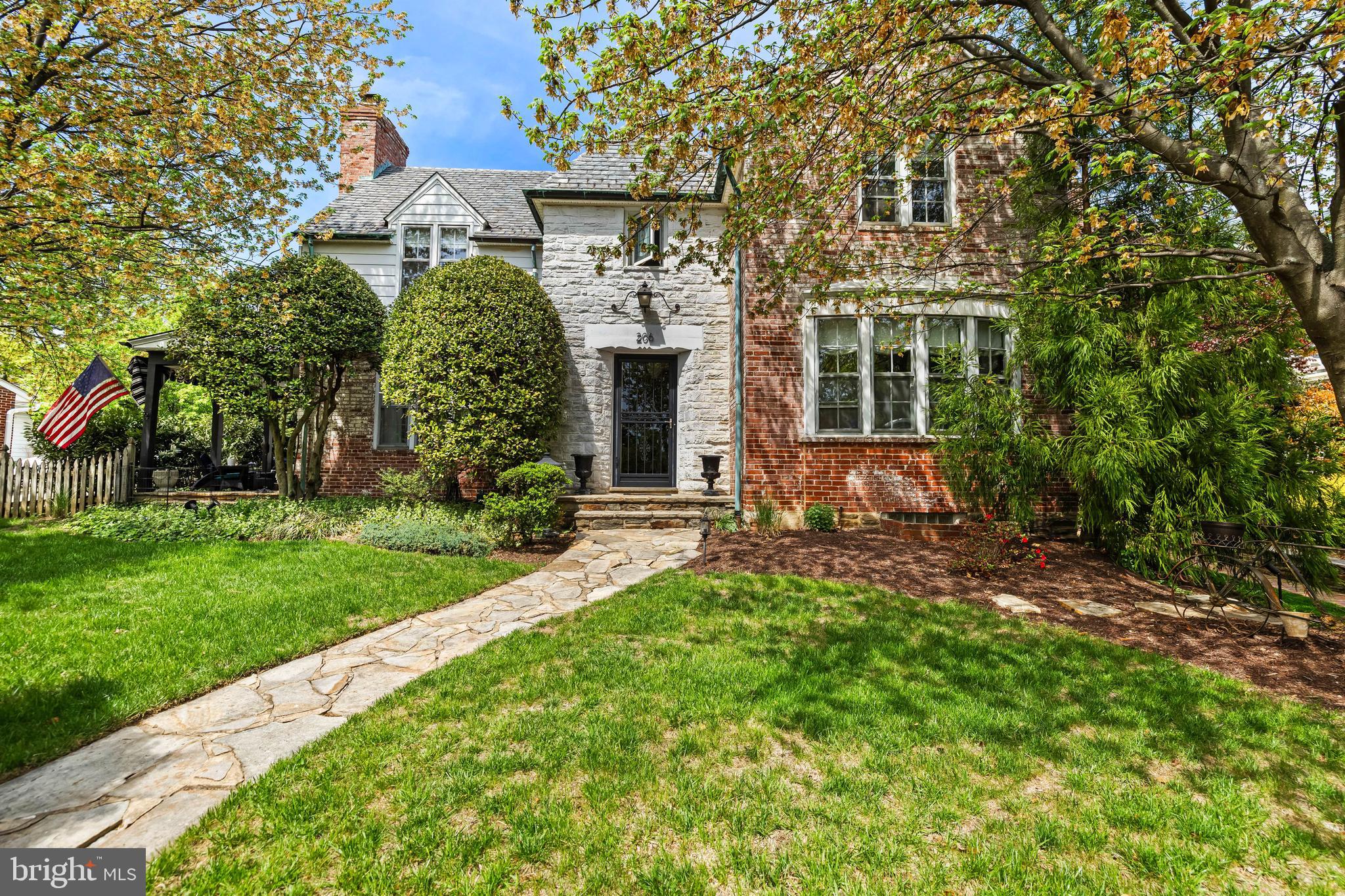 206 KEMBLE ROAD
