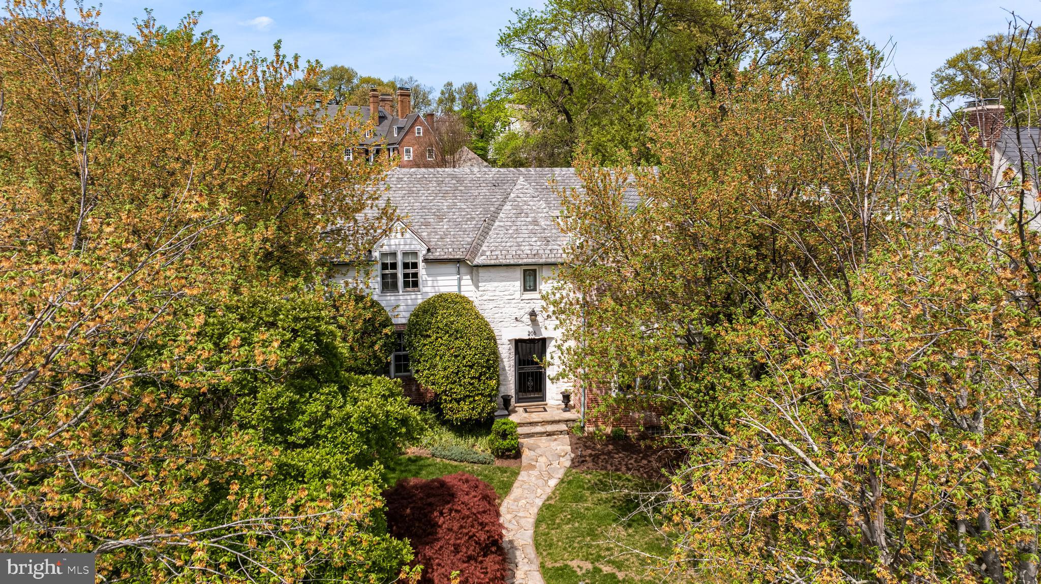 206 KEMBLE ROAD
