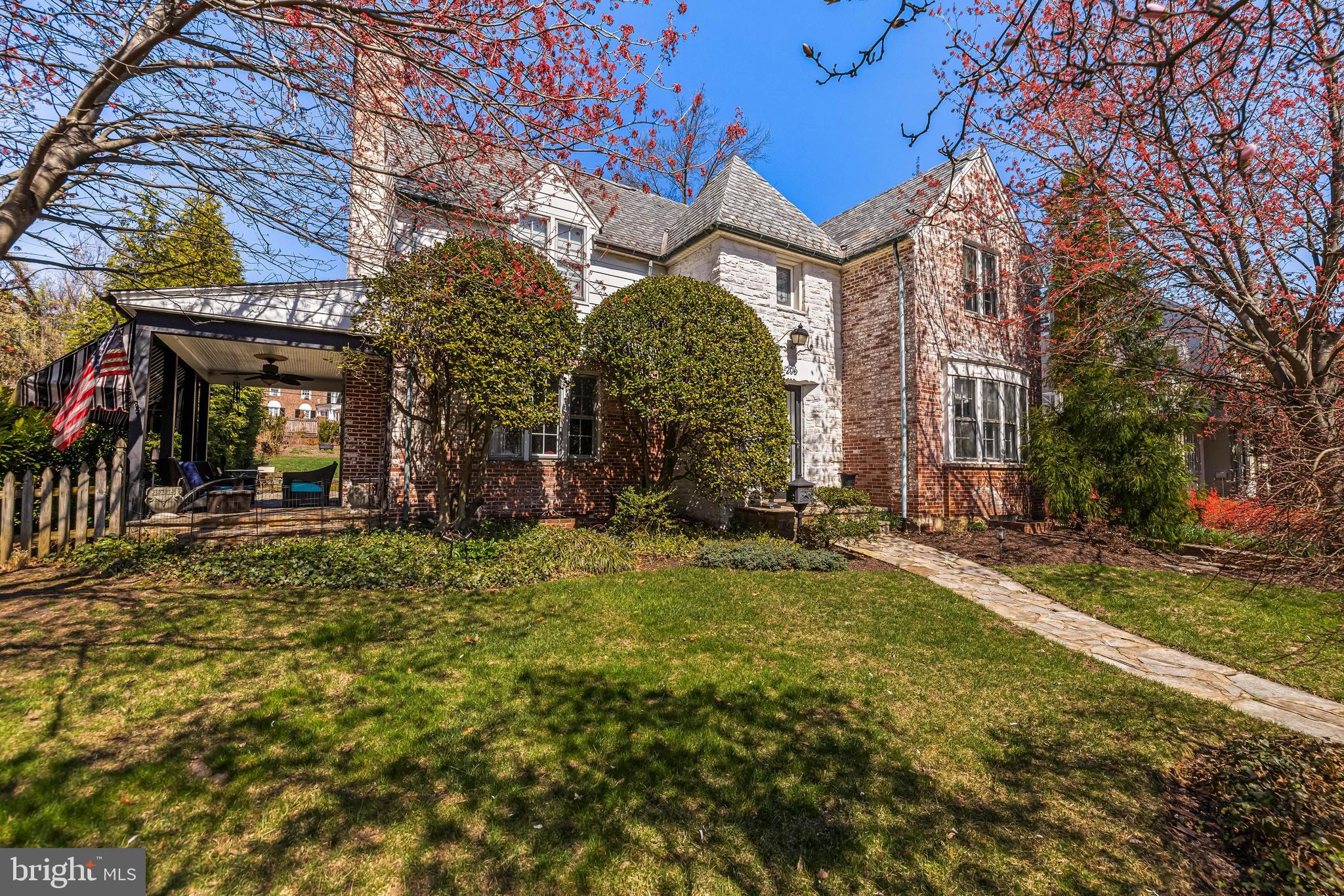 206 KEMBLE ROAD