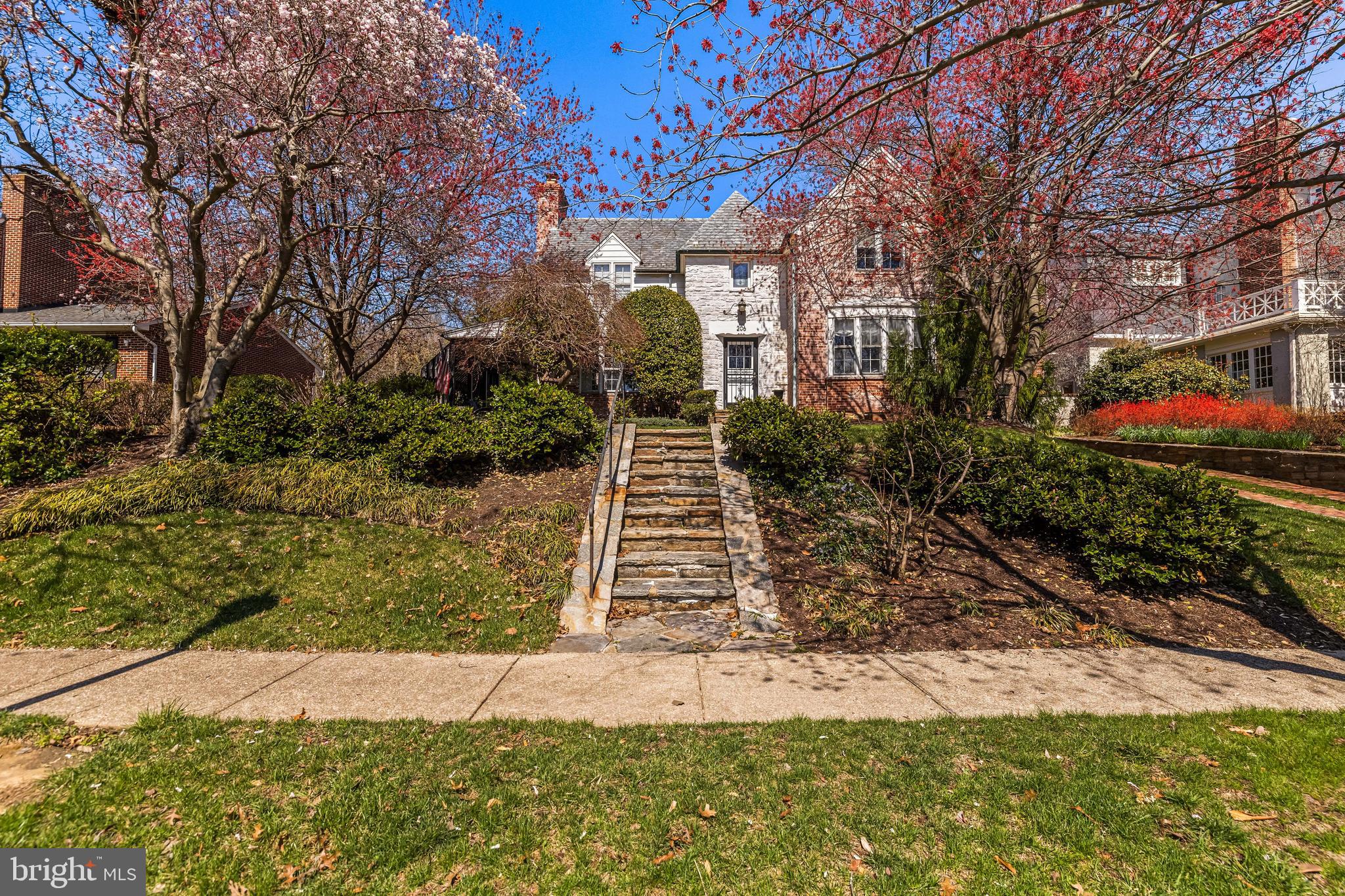 206 KEMBLE ROAD