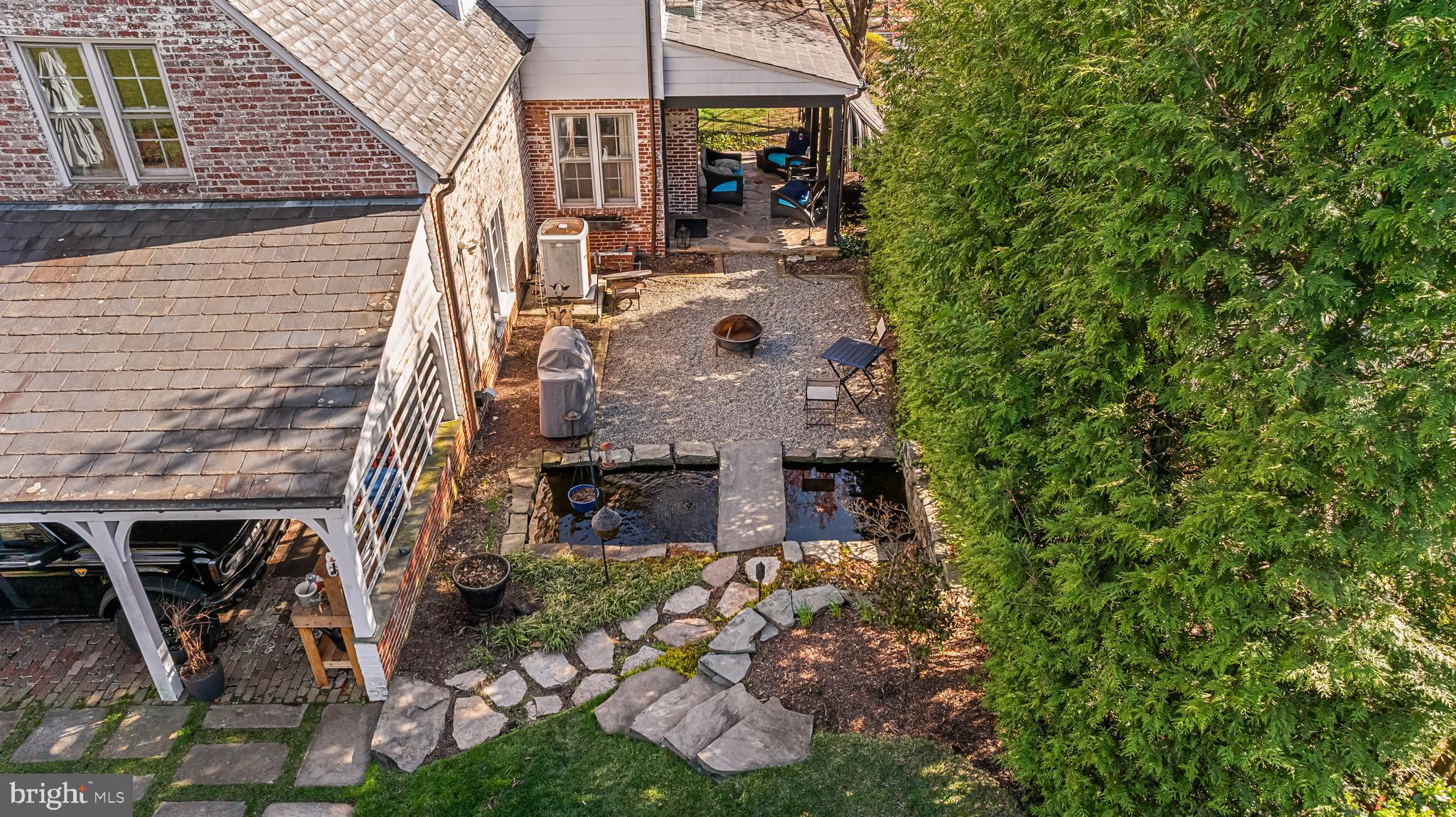 206 KEMBLE ROAD