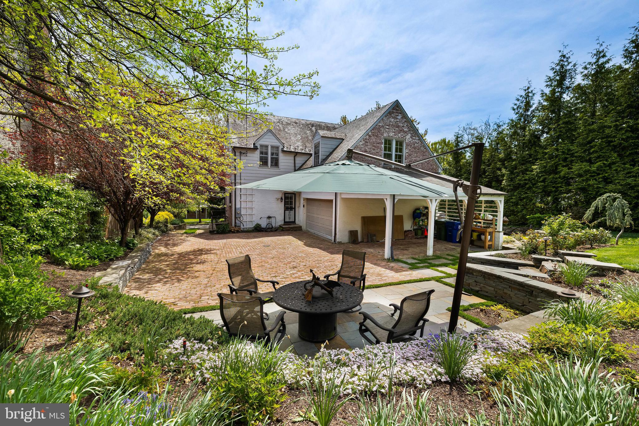 206 KEMBLE ROAD