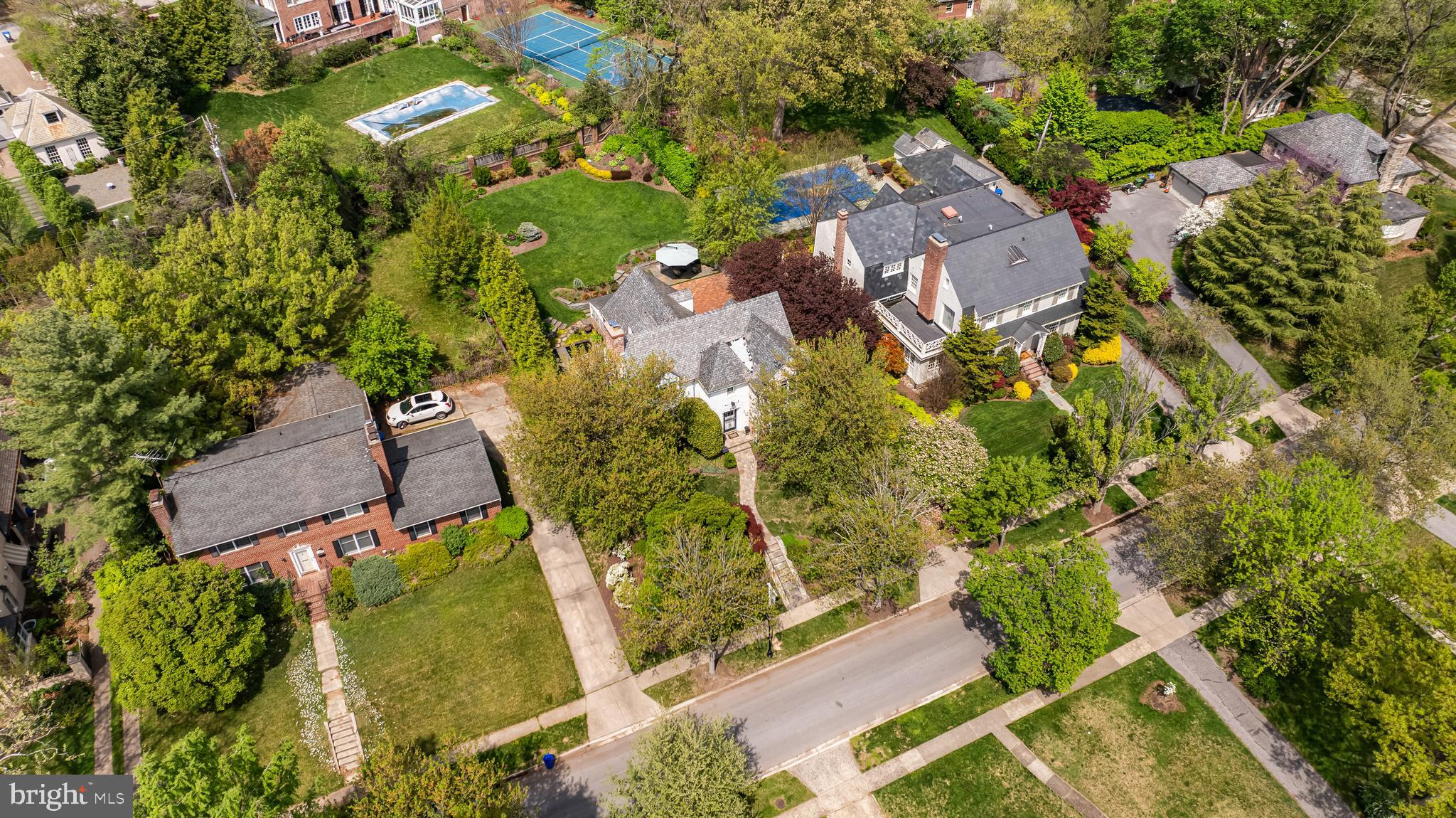 206 KEMBLE ROAD