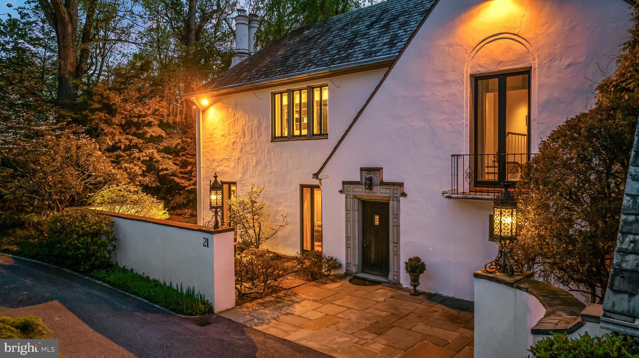 21 BLYTHEWOOD ROAD