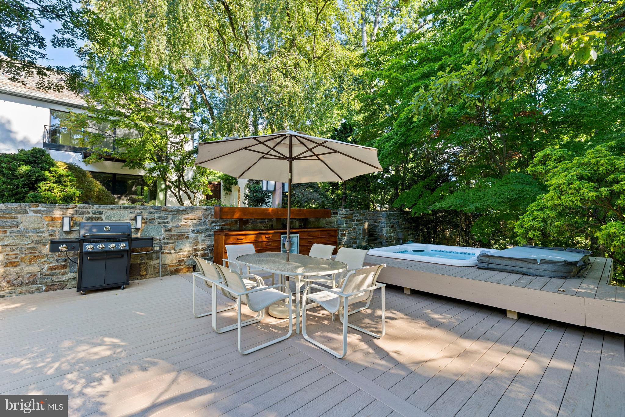 21 BLYTHEWOOD ROAD