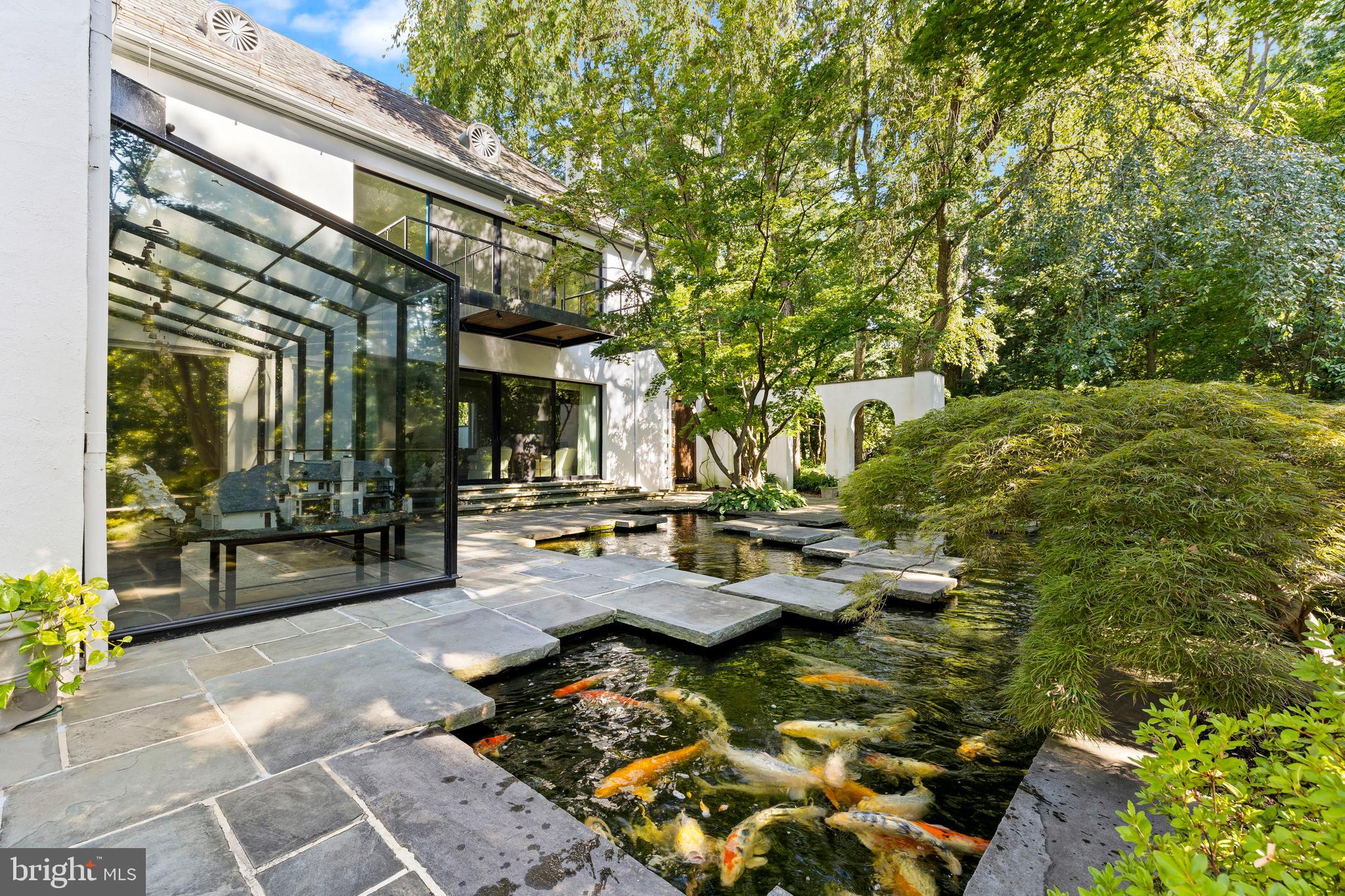 21 BLYTHEWOOD ROAD