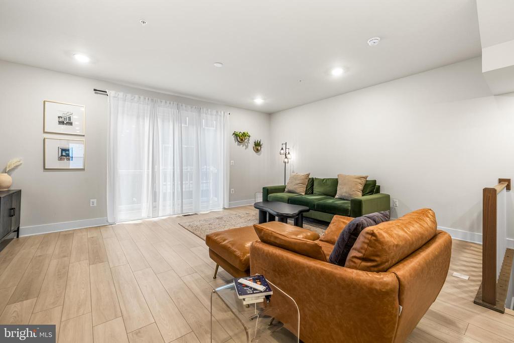 108 GLASS LANE