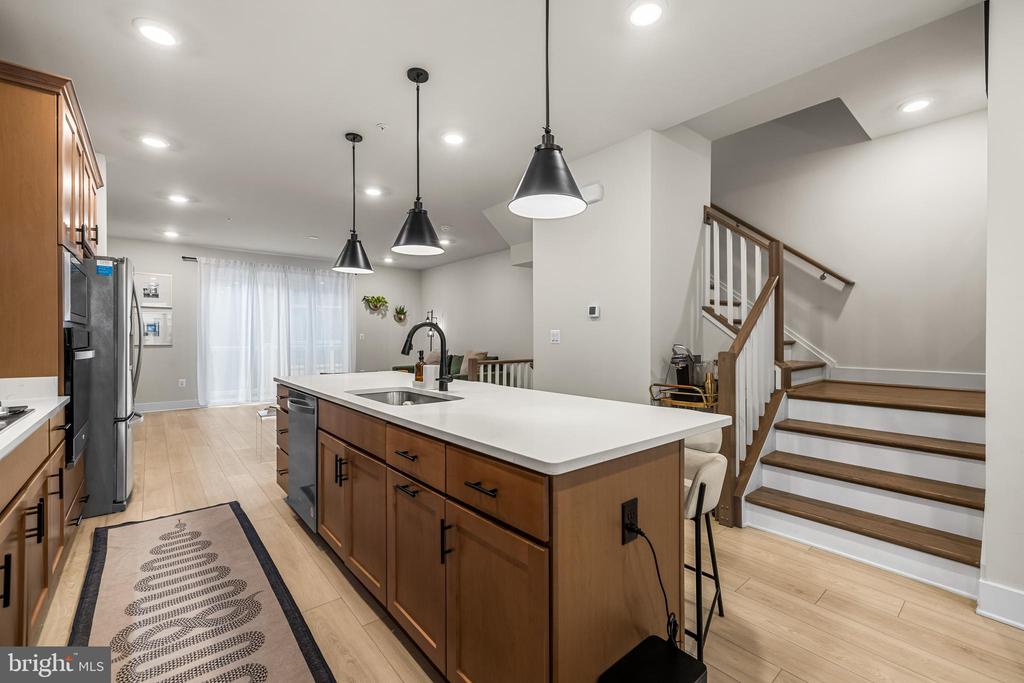108 GLASS LANE
