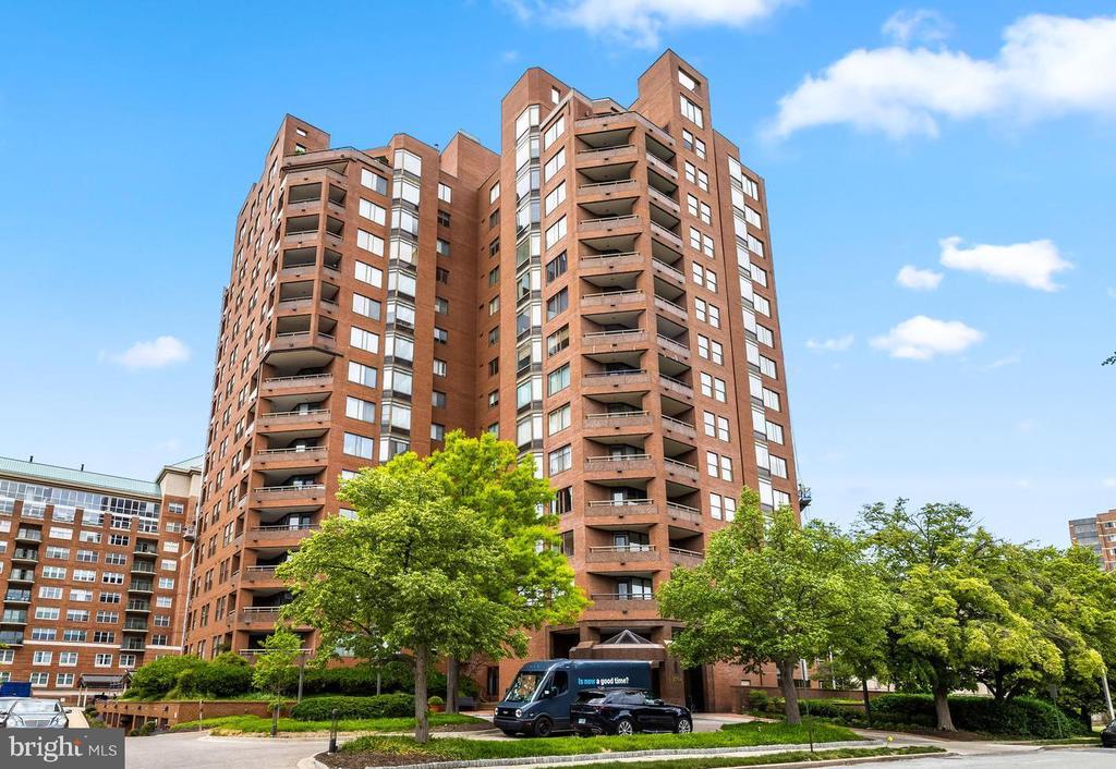 3704 N CHARLES STREET 1403