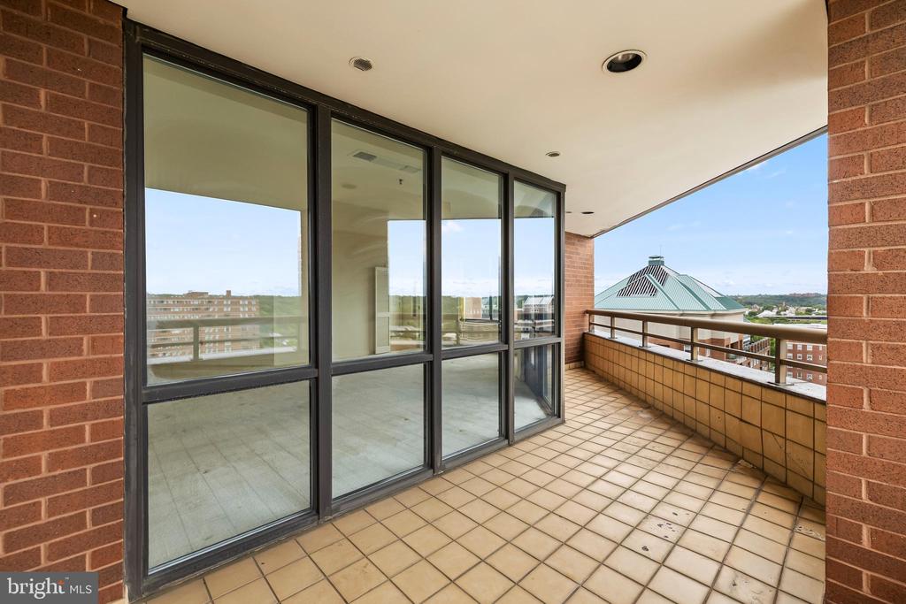 3704 N CHARLES STREET 1403