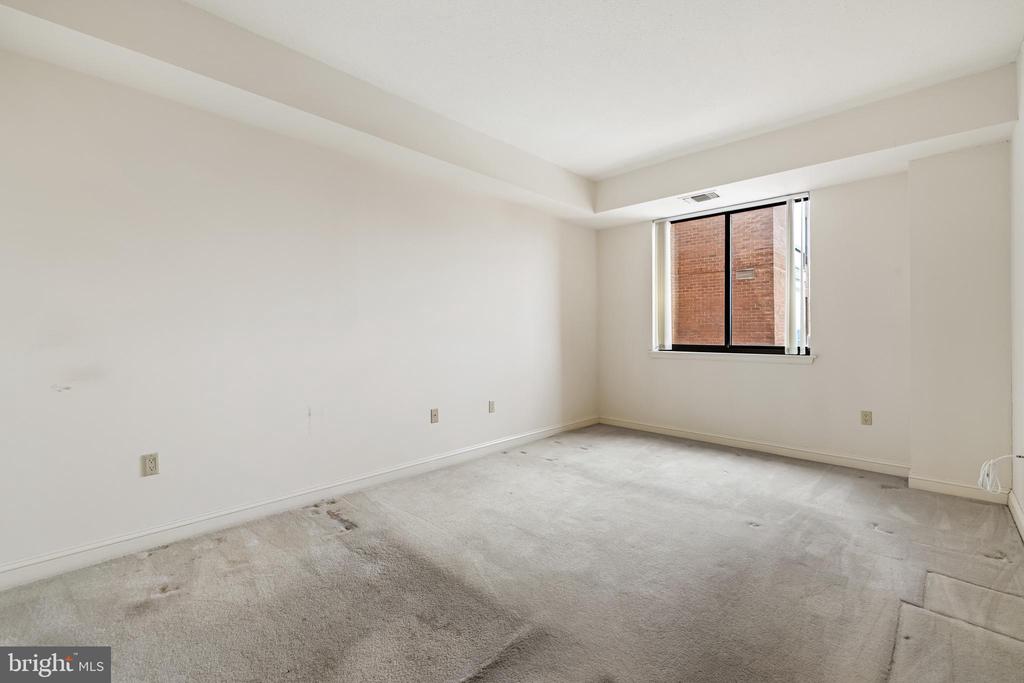 3704 N CHARLES STREET 1403