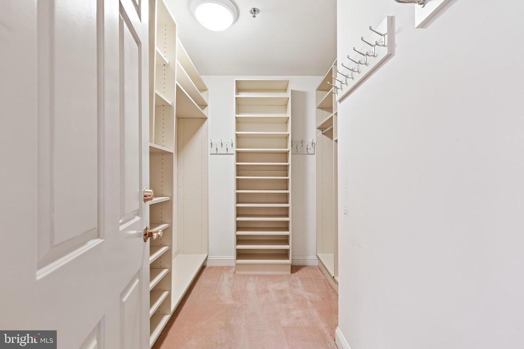 3704 N CHARLES STREET 1403